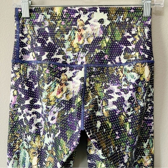 Lululemon Wunder Under Crop II Full-On Luxtreme Floral Sport White Multi Size 6? - Picture 6 of 12